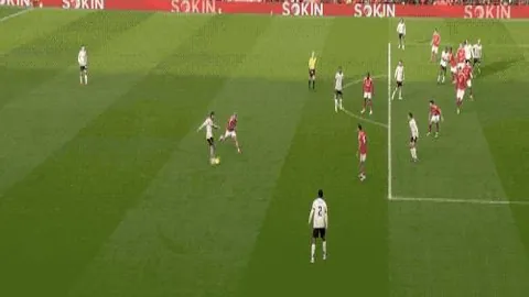 “富力新赛季主帅变动确认，范布隆克霍斯特辞职离任”